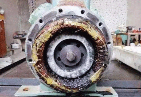 高效節(jié)能電機(jī)廠家分享電機(jī)冒煙的原因。